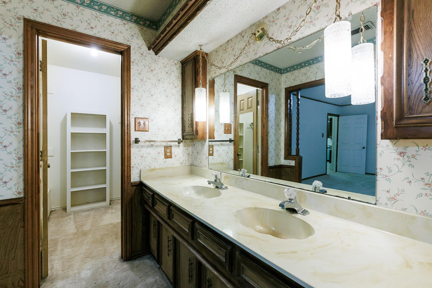 5520 76th Street Lubbock, TX 79424 - Photo 32 of 52 Primary Bathroom