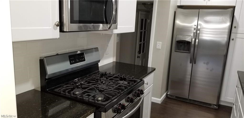 4303 Elmwood Road Cleveland, OH 44121 - Photo 8 of 35