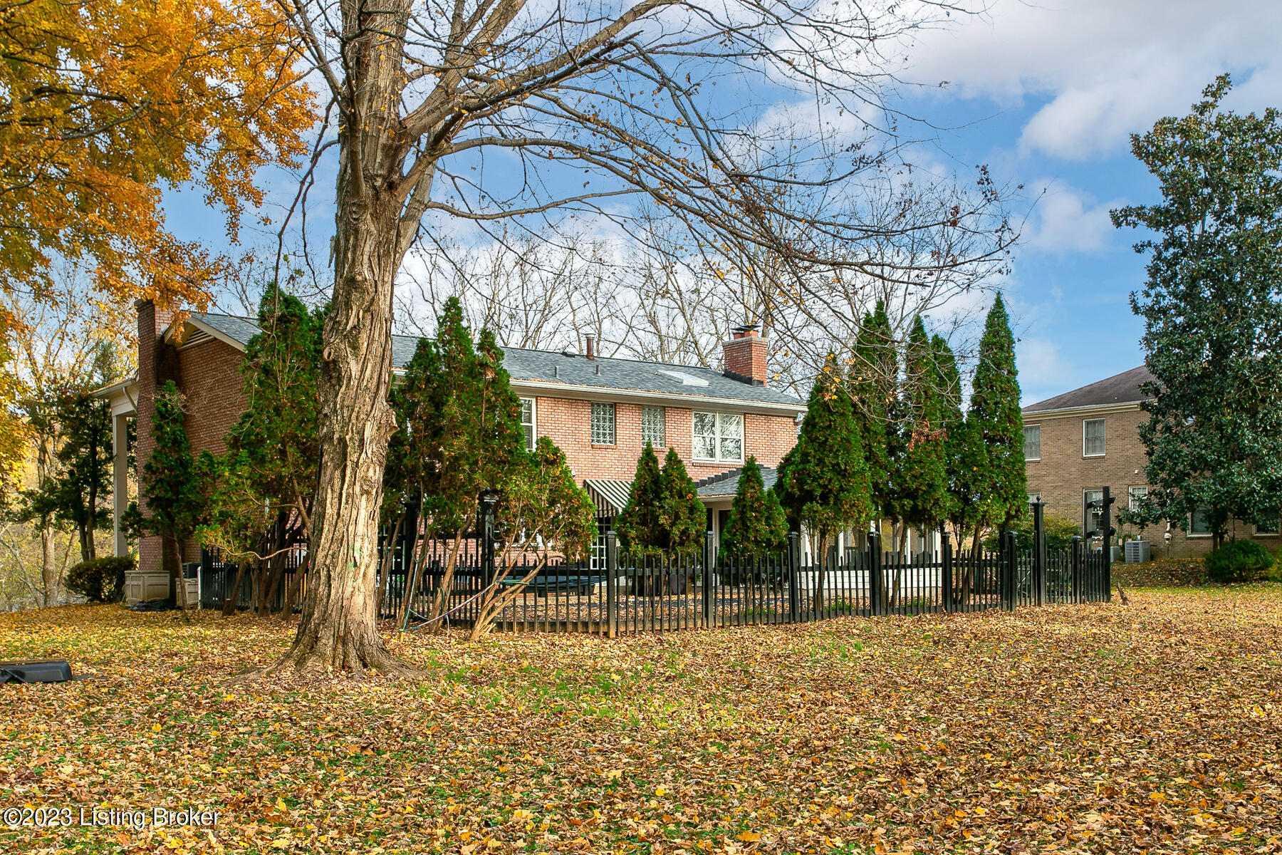 1906 Round Ridge Road Louisville, KY 40207 - Photo 67 of 71 1906 Round Ridge Rd-66