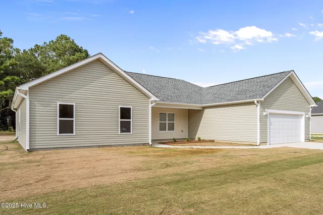 $326,900 | 2624 Fountaintown Road, Chinquapin, NC 28521