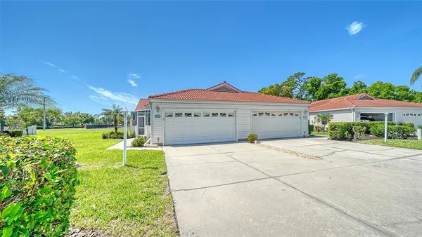 $2,600 | 7510 Preserves Court, Sarasota, FL 34243