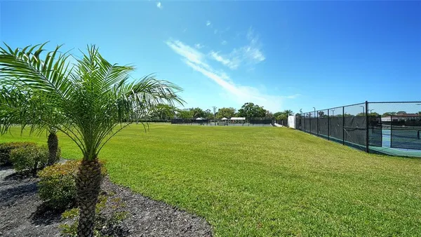 $2,600 | 7510 Preserves Court, Sarasota, FL 34243