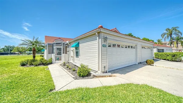 $2,600 | 7510 Preserves Court, Sarasota, FL 34243