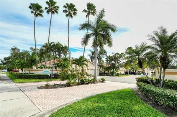 $2,600 | 7510 Preserves Court, Sarasota, FL 34243