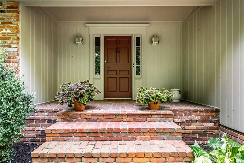 7580 Sargent Road Indianapolis, IN 46256 - Photo 4 of 56 Gallery Image 4