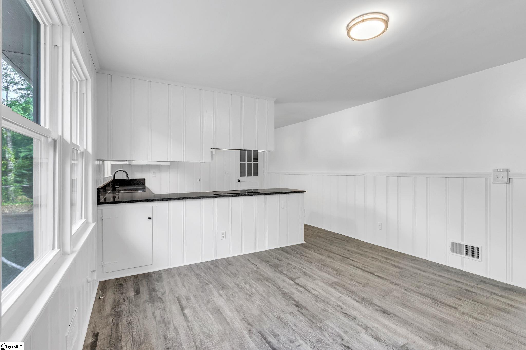 990 Textile Road Spartanburg, SC 29301 - Photo 14 of 32 Gallery Image 14