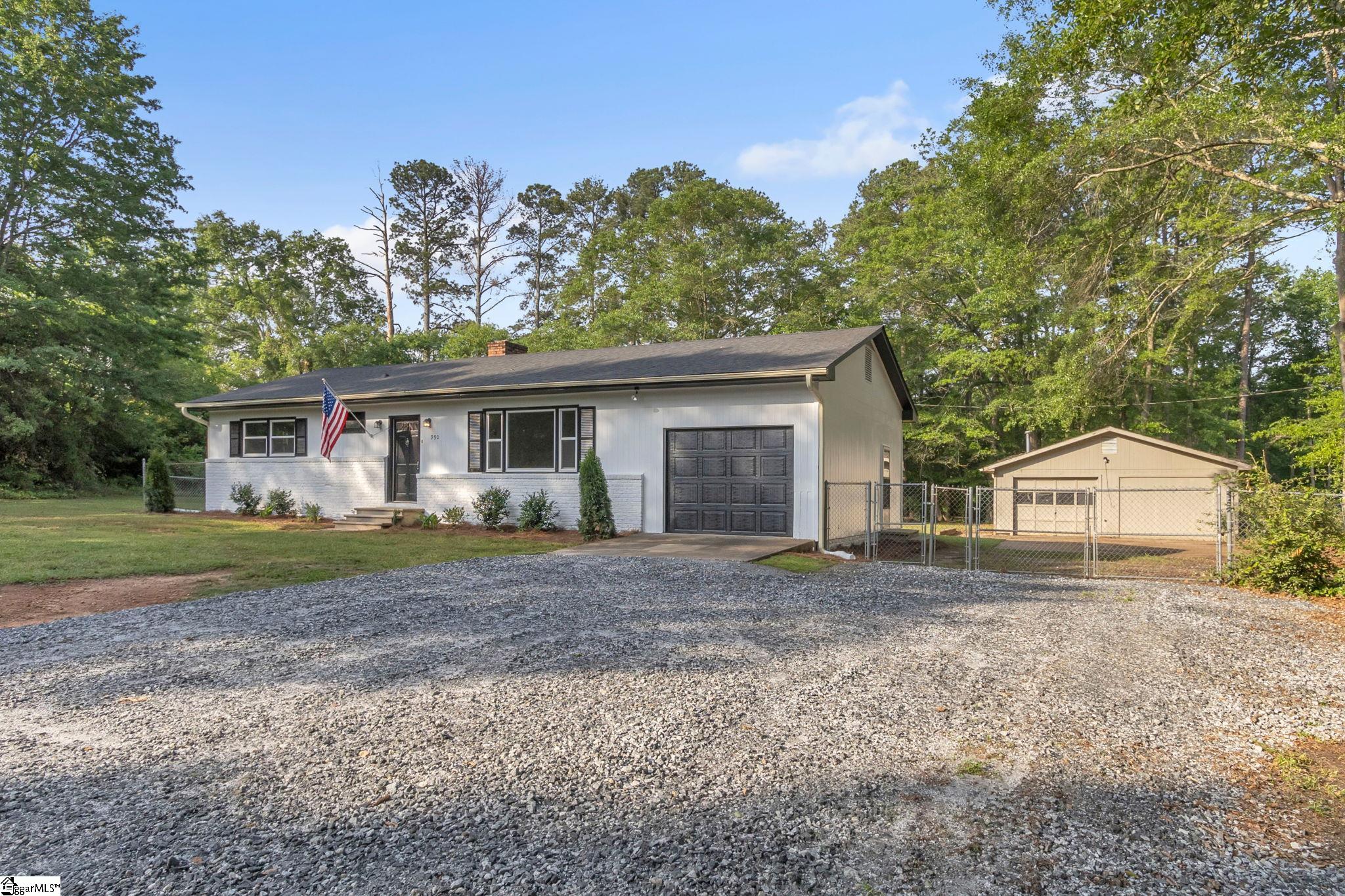 990 Textile Road Spartanburg, SC 29301 - Photo 2 of 32 Gallery Image 2