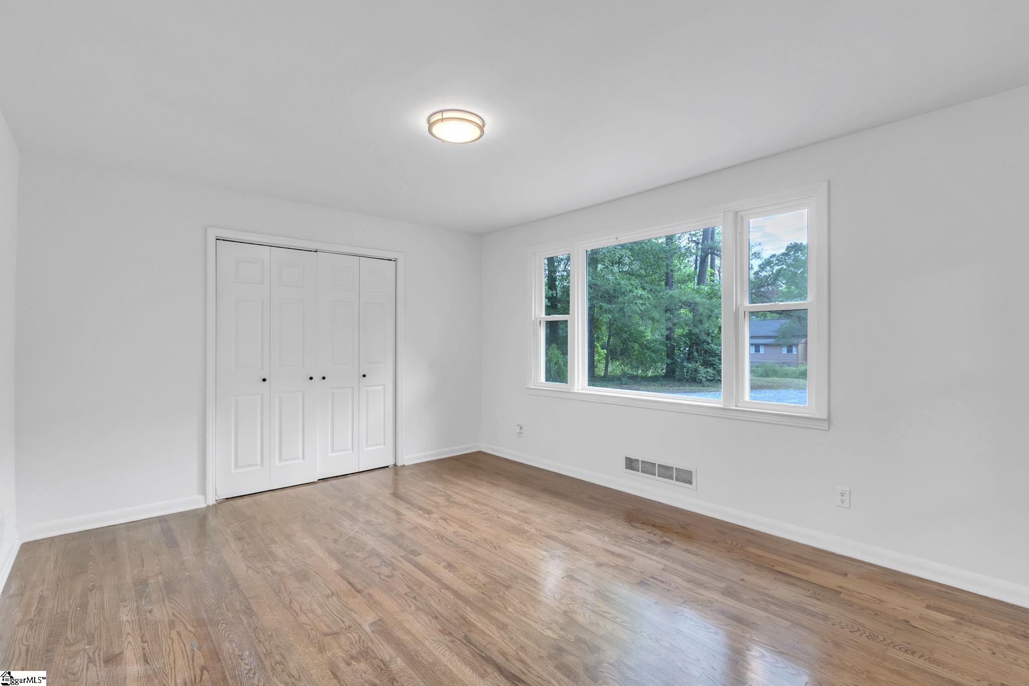 990 Textile Road Spartanburg, SC 29301 - Photo 6 of 32 Gallery Image 6