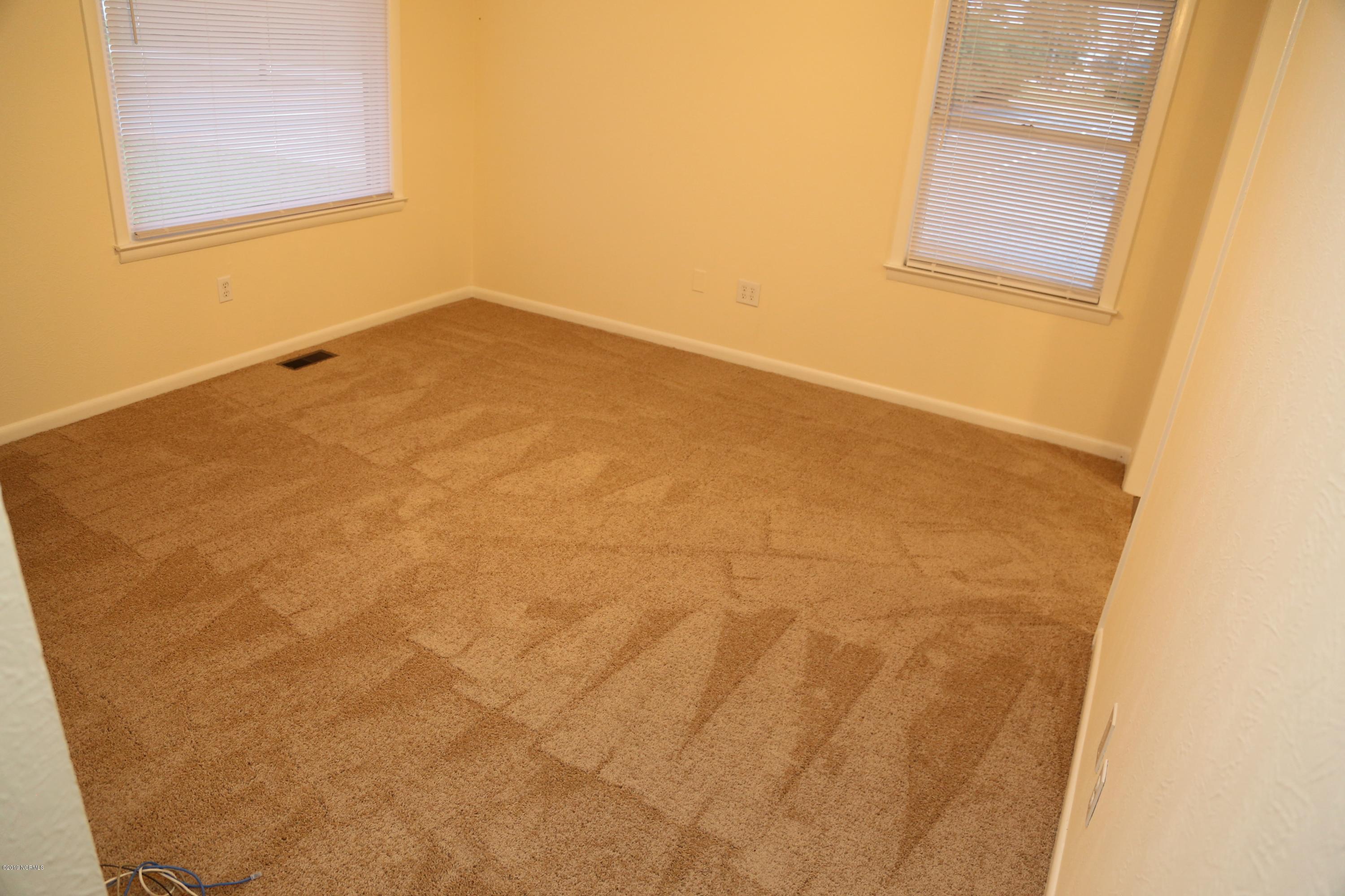 605 Raleigh Road Clinton, NC 28328 - Photo 19 of 29 IMG_8007