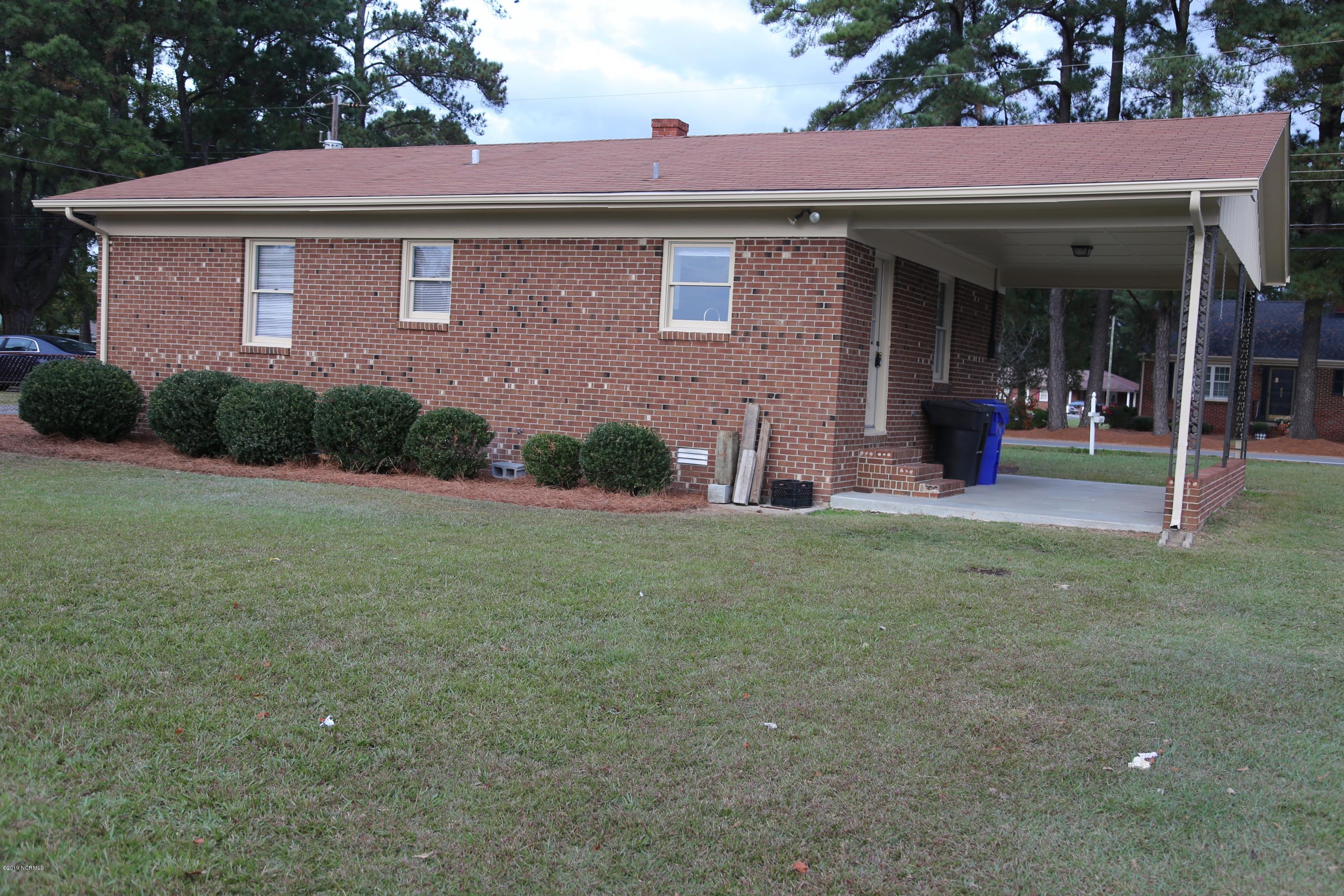 605 Raleigh Road Clinton, NC 28328 - Photo 2 of 29 IMG_7995