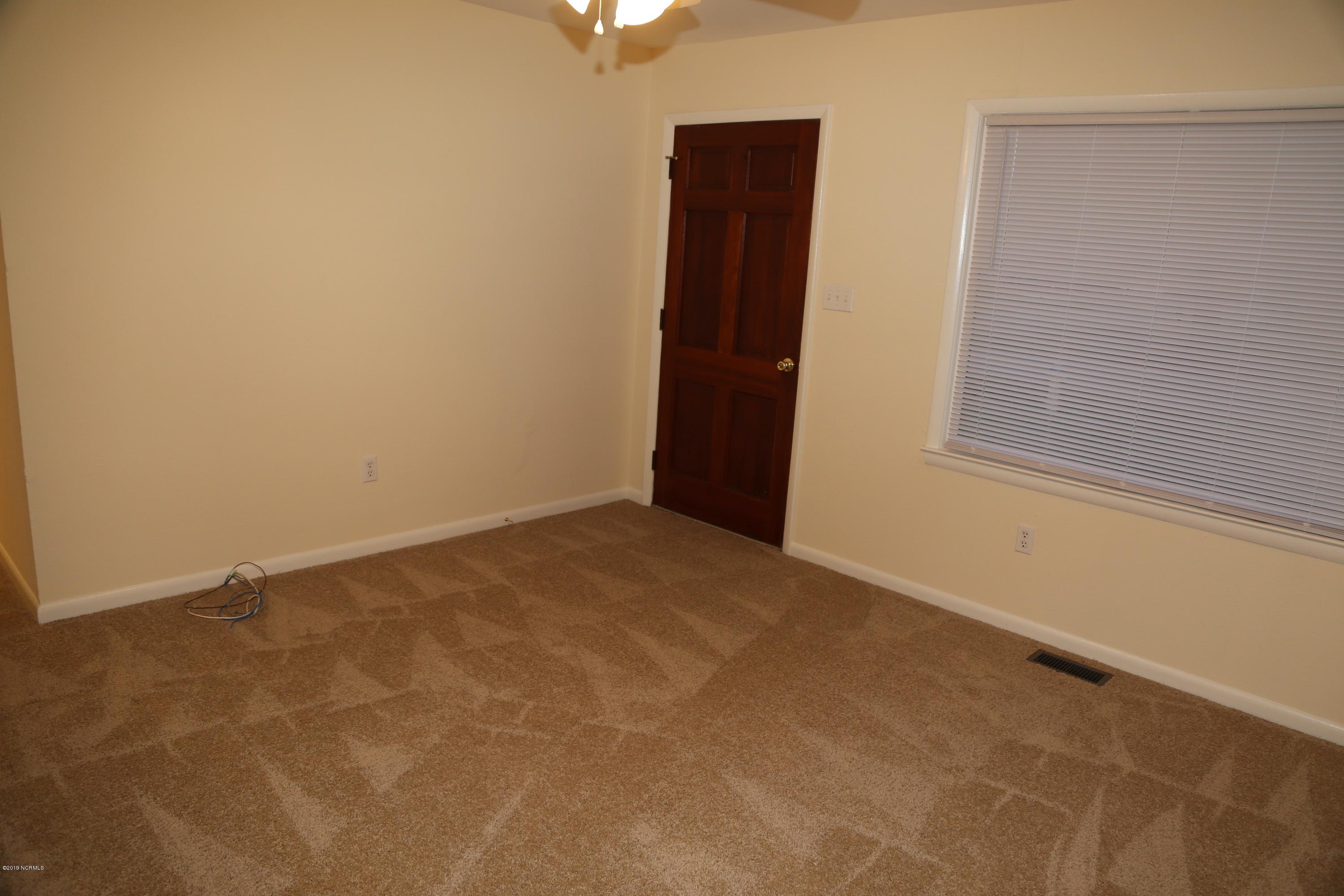 605 Raleigh Road Clinton, NC 28328 - Photo 28 of 29 IMG_8032