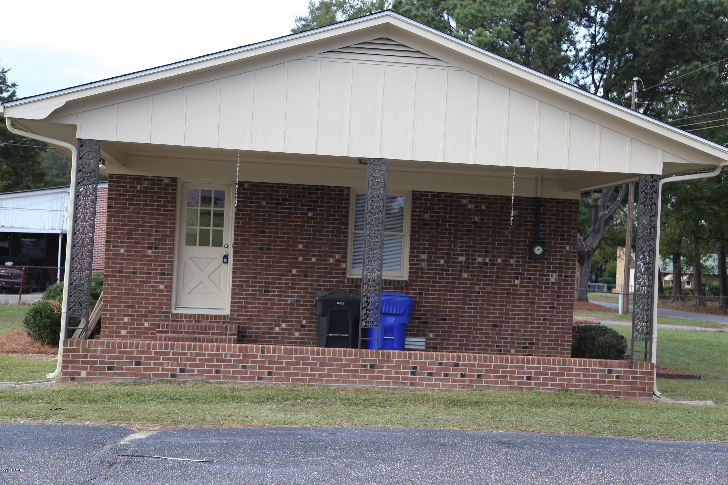 605 Raleigh Road Clinton, NC 28328 - Photo 3 of 29 IMG_7988