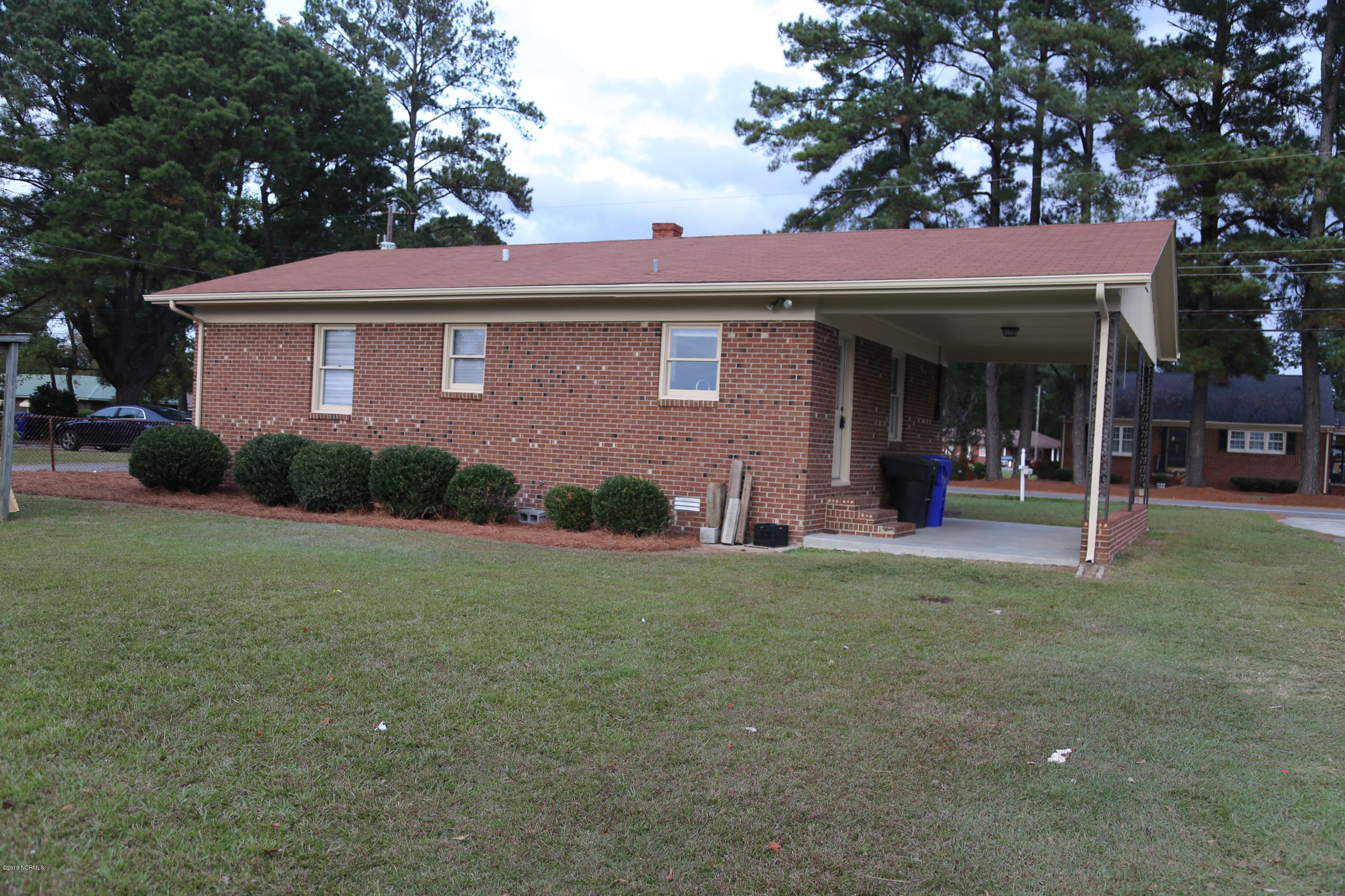 605 Raleigh Road Clinton, NC 28328 - Photo 6 of 29 IMG_7994