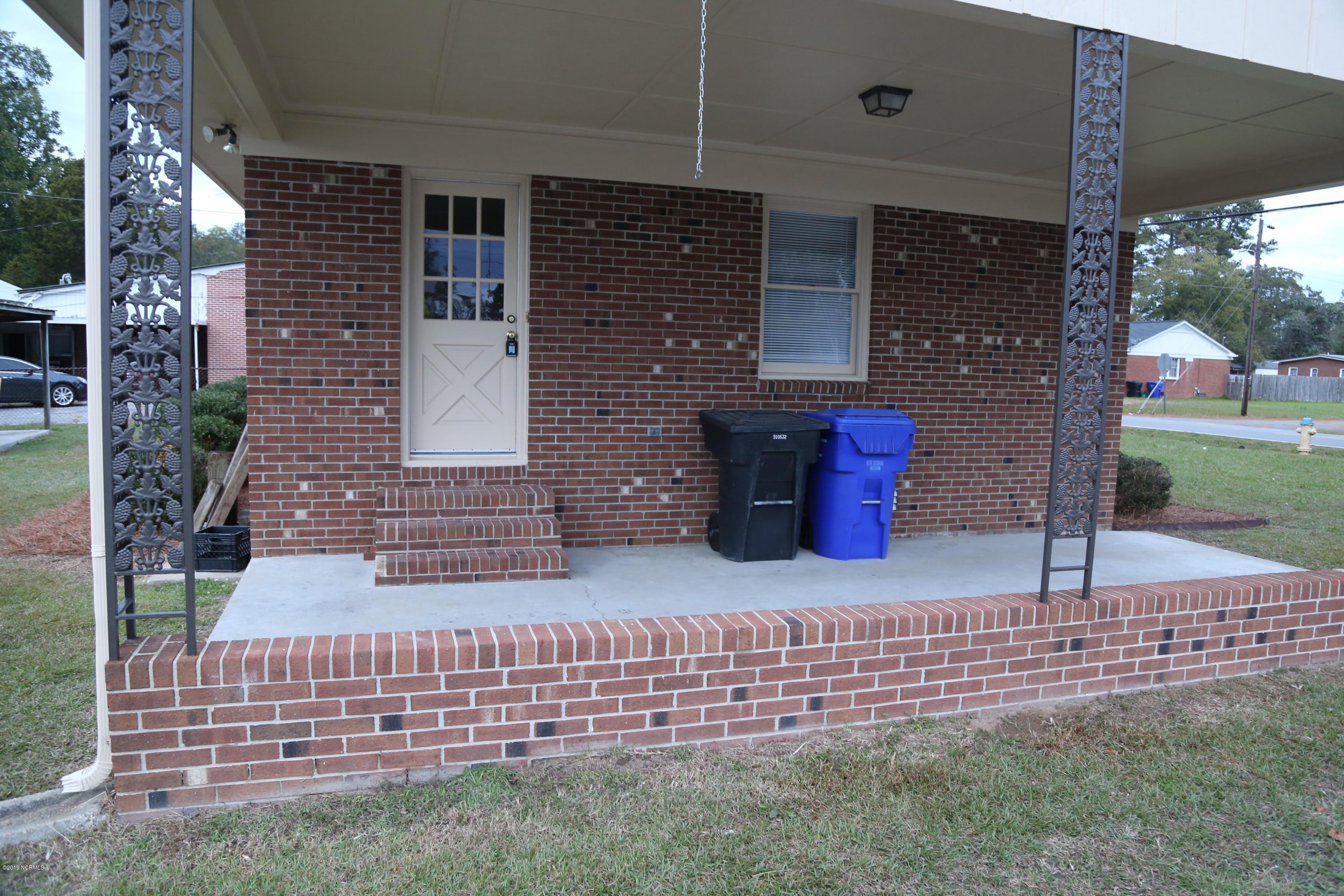 605 Raleigh Road Clinton, NC 28328 - Photo 7 of 29 IMG_8047