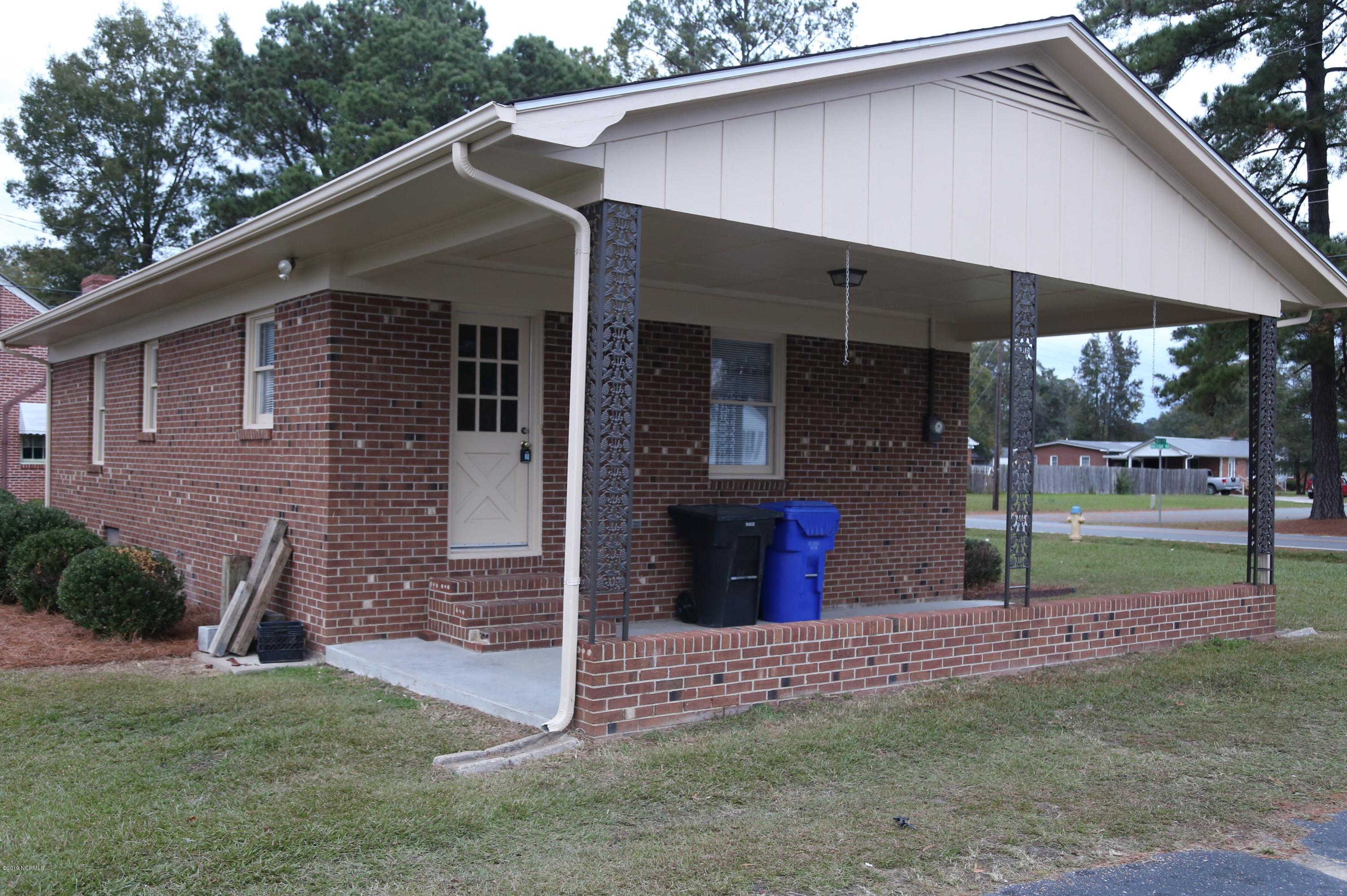 605 Raleigh Road Clinton, NC 28328 - Photo 8 of 29 IMG_8048