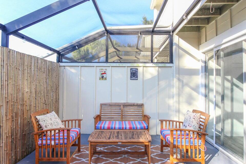 6335 Riverwalk Lane, Unit 3 Jupiter, FL 33458 - Photo 9 of 20 a view of outdoor seating