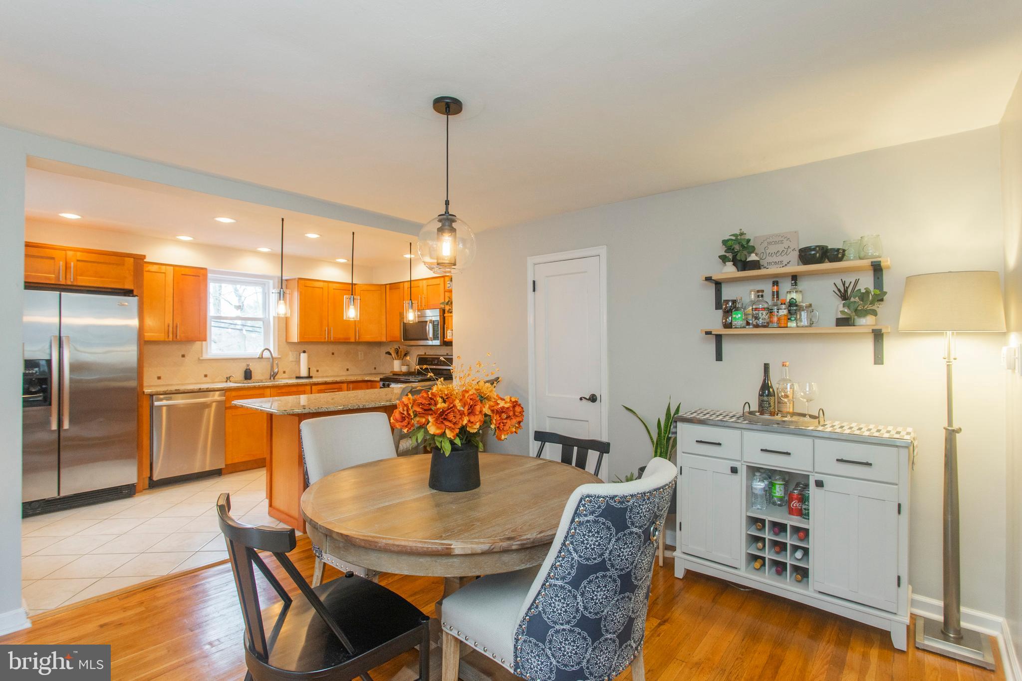 558 Overlook Road Philadelphia, PA 19128 - Photo 11 of 39 Dining Room