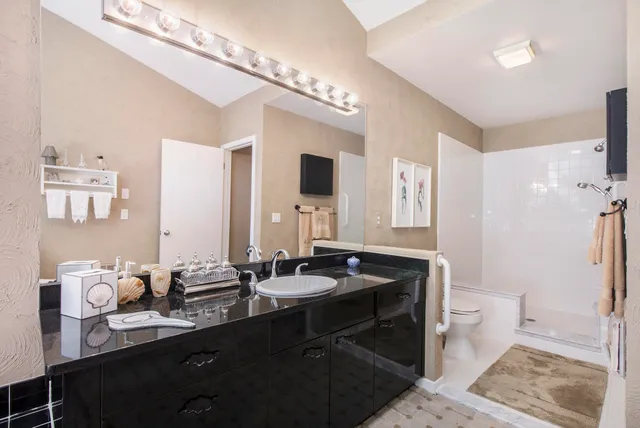 $575,000 | 4826 Cliffside Drive, Unit 18, West Bloomfield, MI 48323