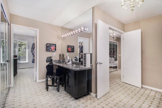 $575,000 | 4826 Cliffside Drive, Unit 18, West Bloomfield, MI 48323