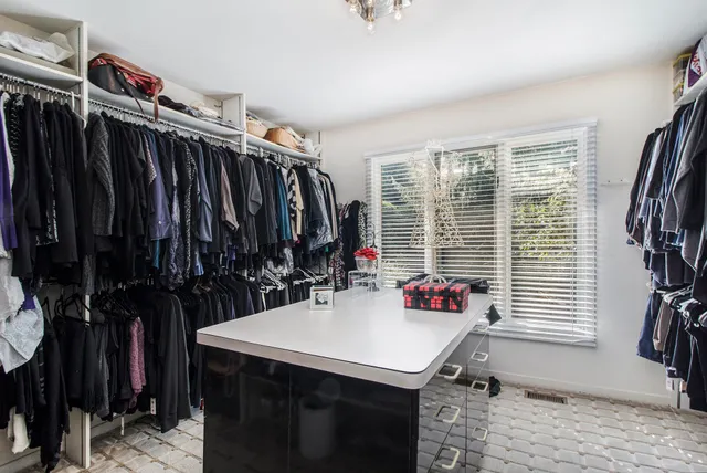 $575,000 | 4826 Cliffside Drive, Unit 18, West Bloomfield, MI 48323