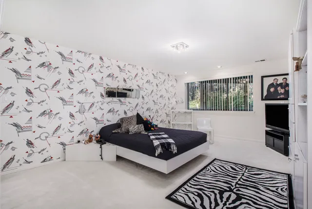 $575,000 | 4826 Cliffside Drive, Unit 18, West Bloomfield, MI 48323