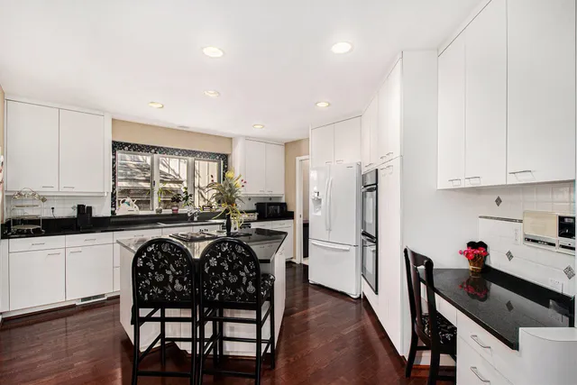 $575,000 | 4826 Cliffside Drive, Unit 18, West Bloomfield, MI 48323