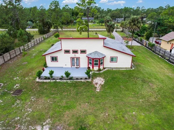 $3,600 | 260 12th Street Southeast, Naples, FL 34117