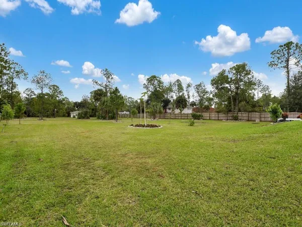 $3,600 | 260 12th Street Southeast, Naples, FL 34117