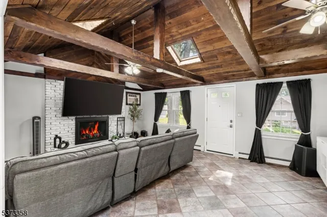 $700,000 | 12 Kingston Road, Wayne, NJ 07470