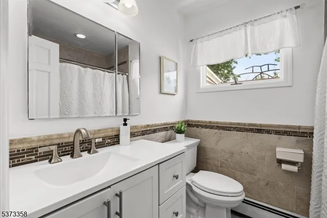 $700,000 | 12 Kingston Road, Wayne, NJ 07470