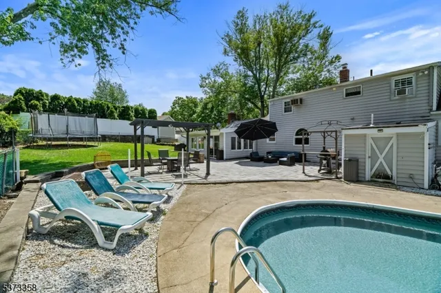 $700,000 | 12 Kingston Road, Wayne, NJ 07470