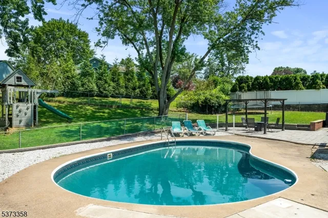 $700,000 | 12 Kingston Road, Wayne, NJ 07470