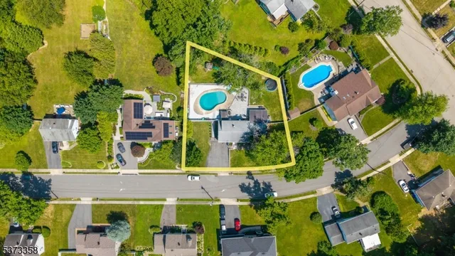 $700,000 | 12 Kingston Road, Wayne, NJ 07470