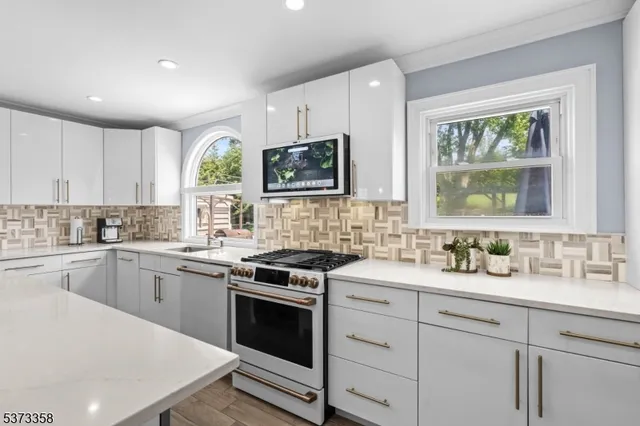 $700,000 | 12 Kingston Road, Wayne, NJ 07470