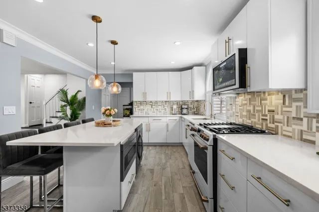 $700,000 | 12 Kingston Road, Wayne, NJ 07470