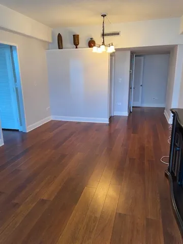 $2,400 | 14 Lockwood Drive, Unit 2E, Charleston, SC 29401