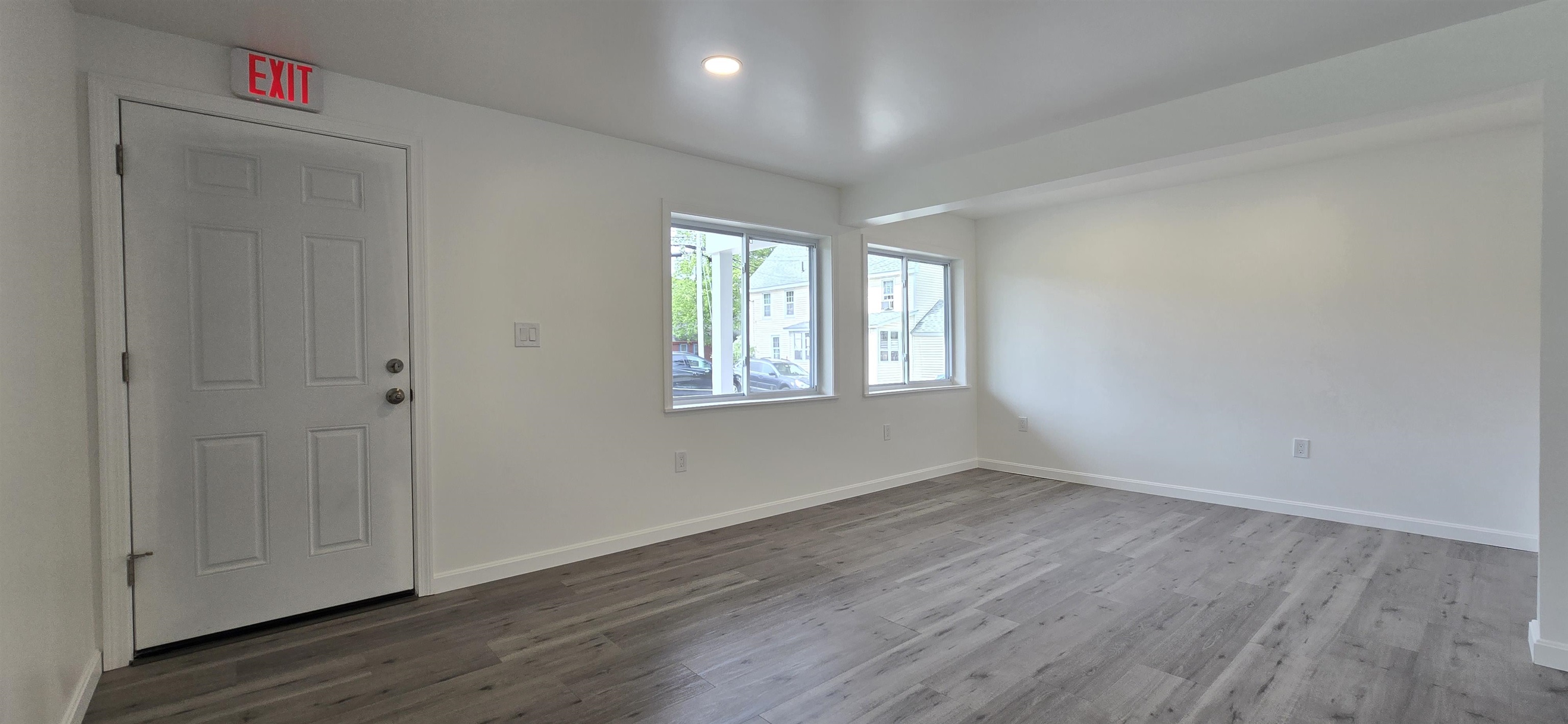 1578 Dover Road Epsom, NH 03234 - Photo 4 of 16