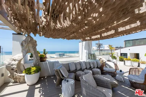 $4,995,000 | 15 Reef Street, Marina del Rey, CA 90292