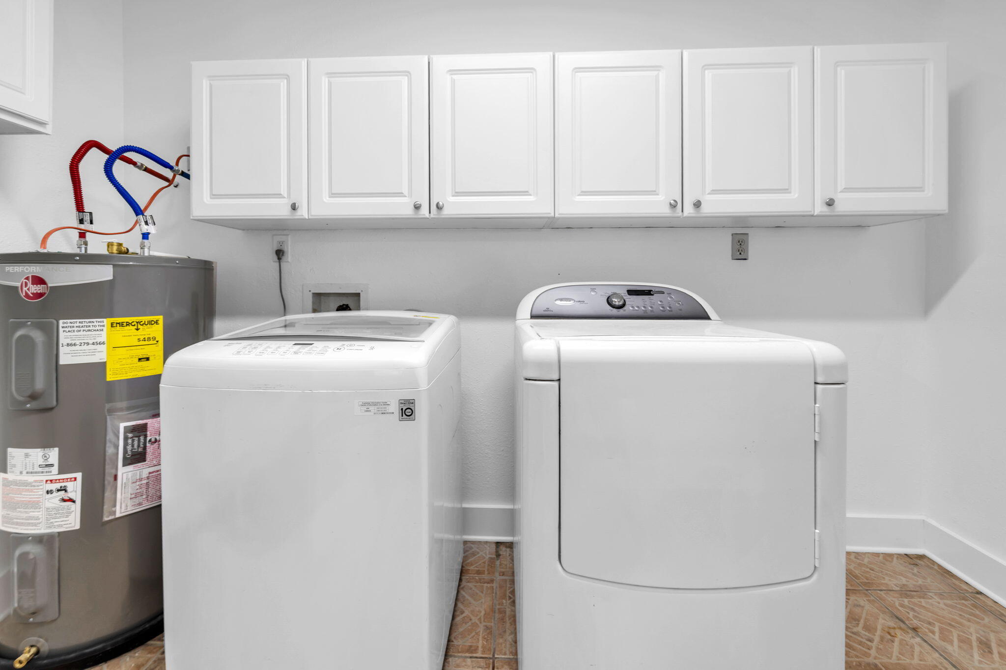 1020 Pinetree Road Mary Esther, FL 32569 - Photo 9 of 28 a utility room with dryer and washer