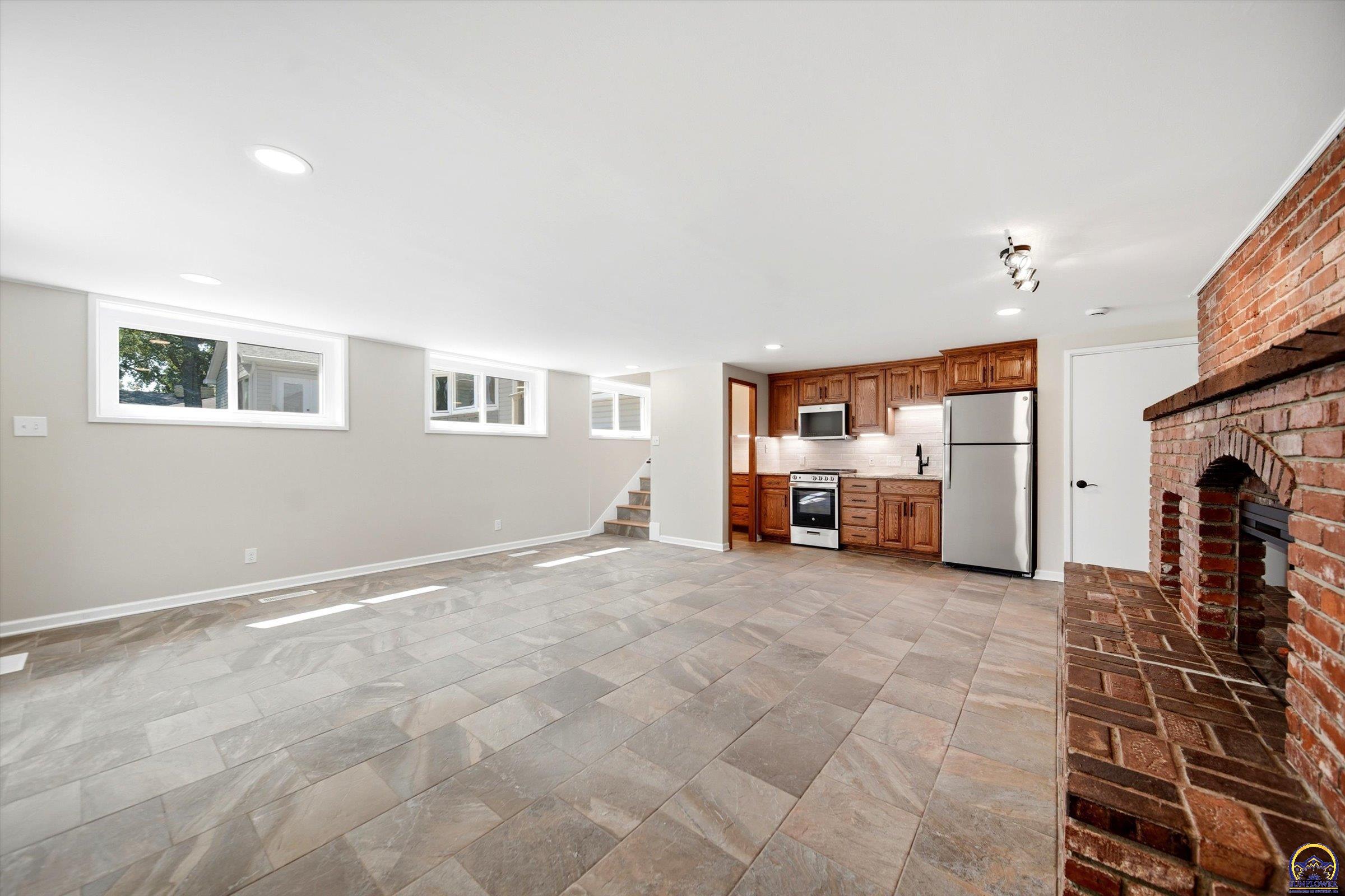 2710 Southwest Burlingame Road Topeka, KS 66611 - Photo 43 of 50 Gallery Image 43
