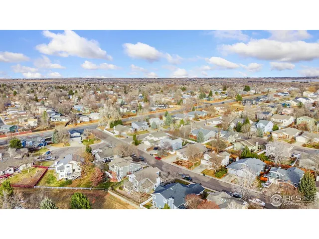 a view of an aerial view of residential houses with outdoor space