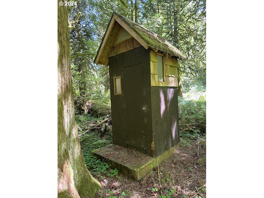 29990 Southeast Knox Road Boring, OR 97009 - Photo 20 of 41 a house with a tree in the background