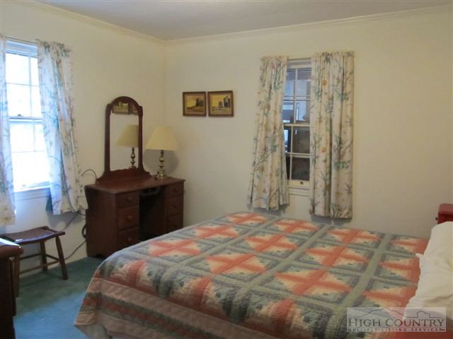 325 Rustic Road West Jefferson, NC 28694 - Photo 3 of 13 Gallery Image 3
