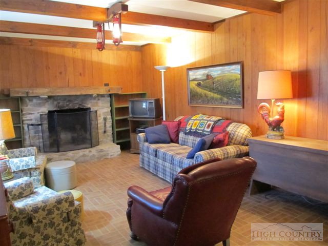 325 Rustic Road West Jefferson, NC 28694 - Photo 10 of 13 Gallery Image 10
