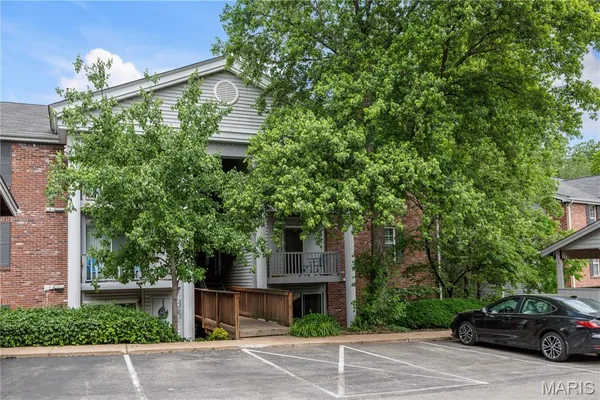 $155,000 | 7611 Triwoods Drive, Unit D, Shrewsbury, MO 63119