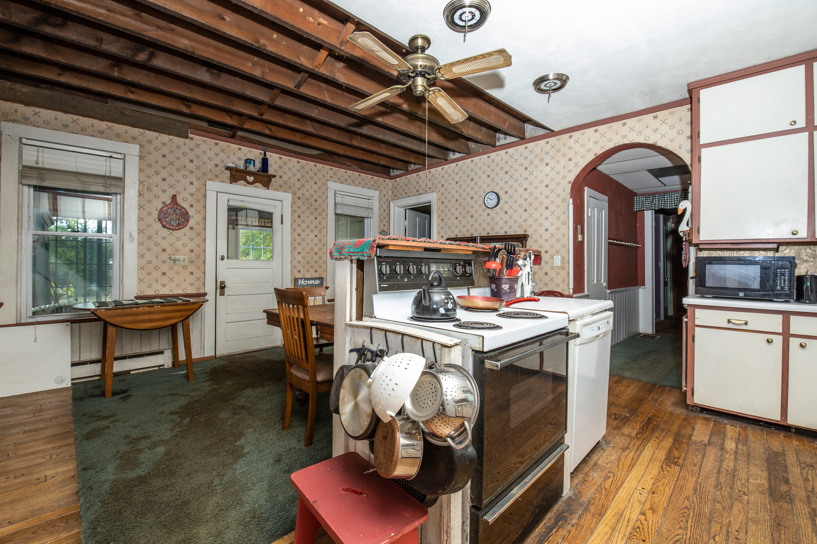4464 River Road Cherry Valley, IL 61016 - Photo 8 of 38