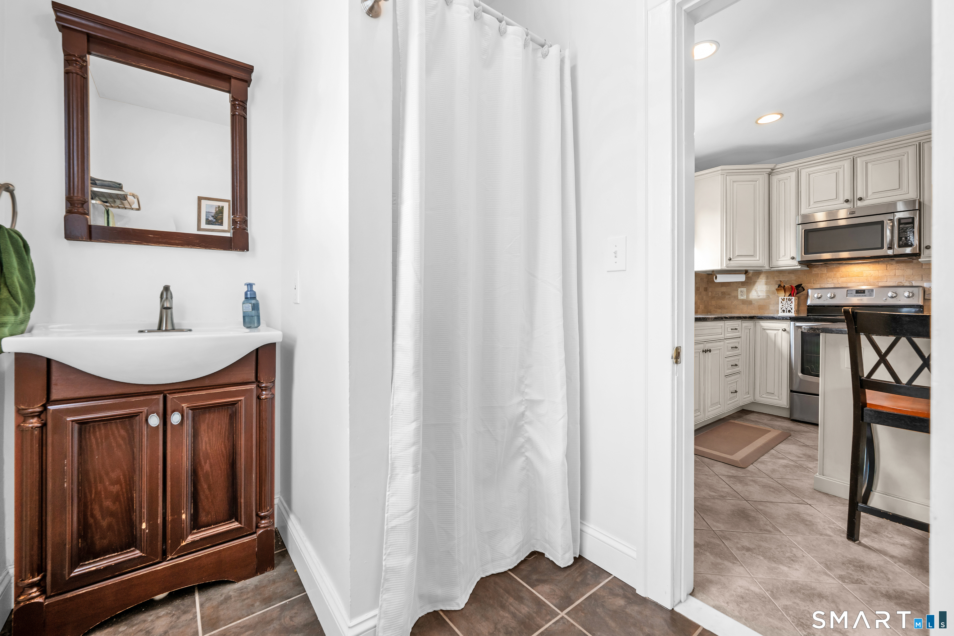 2 Morrison Avenue Wethersfield, CT 06109 - Photo 14 of 35