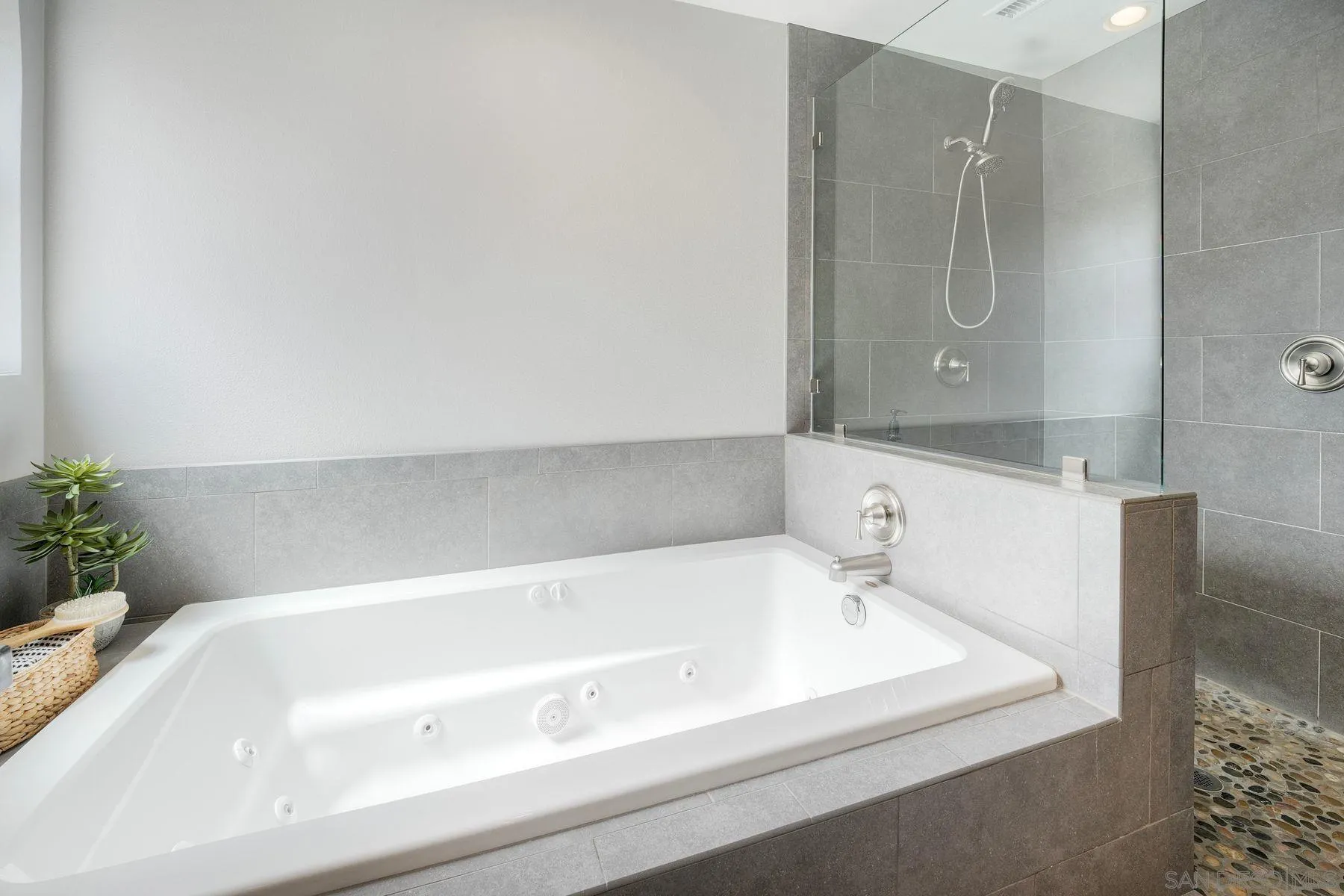 17240 Cuvee Court Poway, CA 92064 - Photo 16 of 62