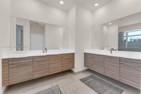 $1,275,000 | 8822 Northwest 161st Terrace, Miami Lakes, FL 33018