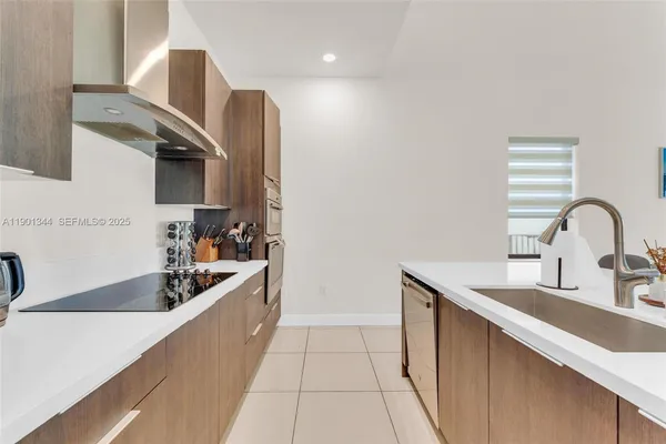 $1,275,000 | 8822 Northwest 161st Terrace, Miami Lakes, FL 33018
